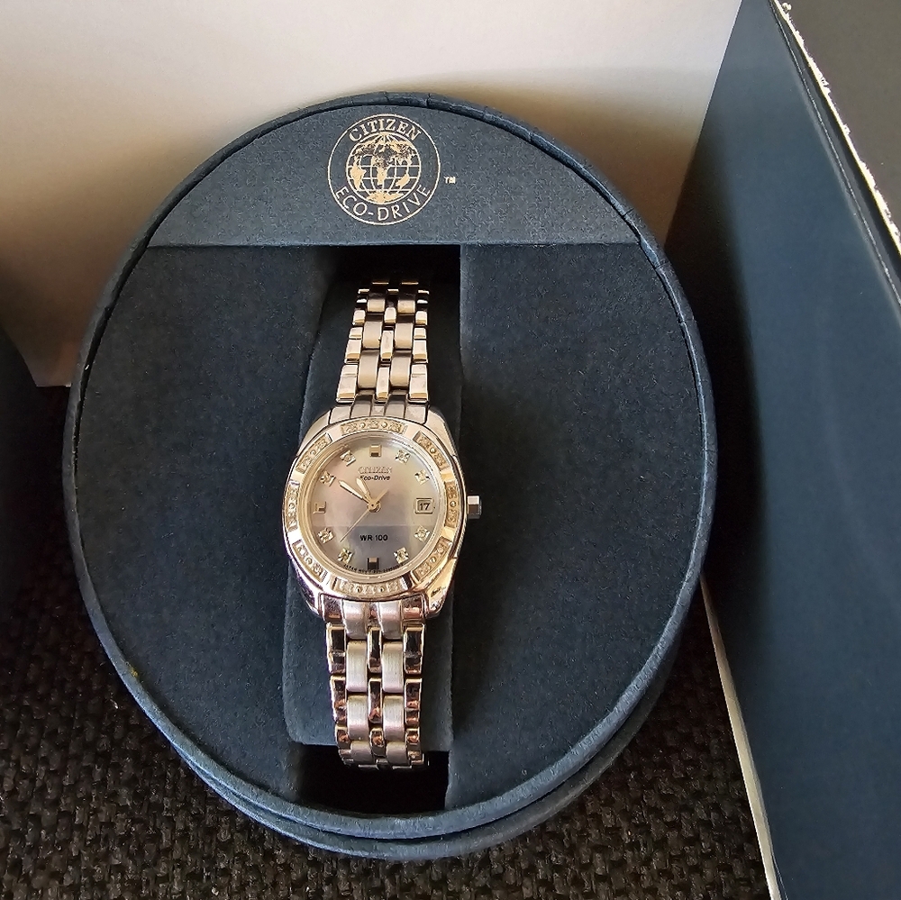Women's Citizen eco drive watch - Picture 14 of 16